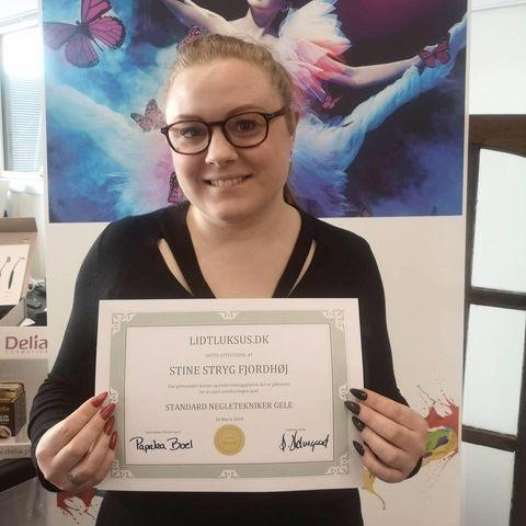 Stines Negle & Waxing