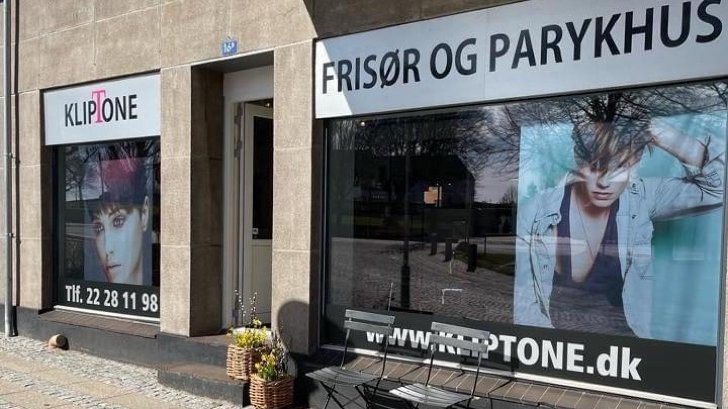 Kliptone frisør og paryk